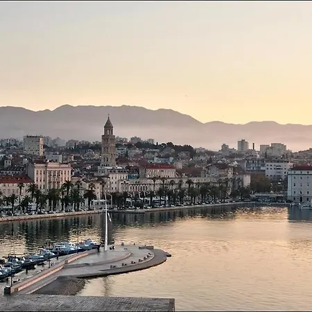 Sretna *
